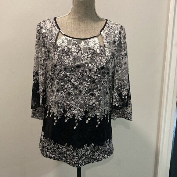 Amanda collection Bell Sleeve Blouse size large - Picture 11 of 15